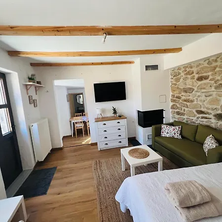 Nevoliani Stone House * Florina