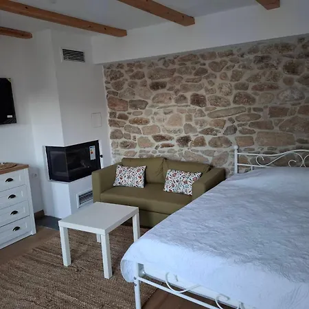 Ferienhaus Nevoliani Stone House *